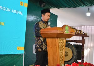 Pembacaan Surat Keputusan Haflah Musyahadah oleh Kepala Madrasah Aliyah Al-Jawahir